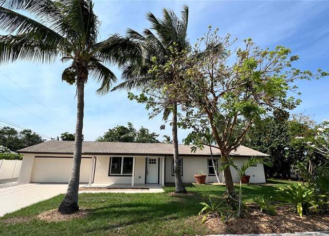 Property at 560 Gateway Dr, Merritt Island, FL 32952, 3 beds, 2 baths