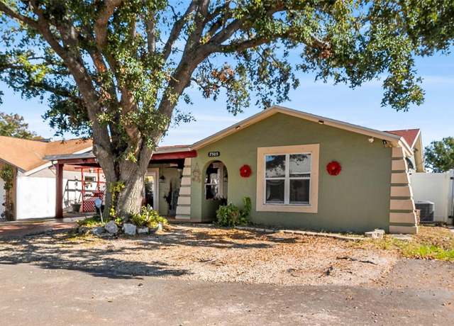Property at 7505 Eastmoor Ct, Tampa, FL 33615, 5 beds, 4 baths