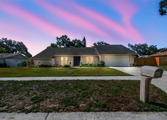 Property at 1111 Lakemont Dr, Valrico, FL 33594, 4 beds, 2 baths