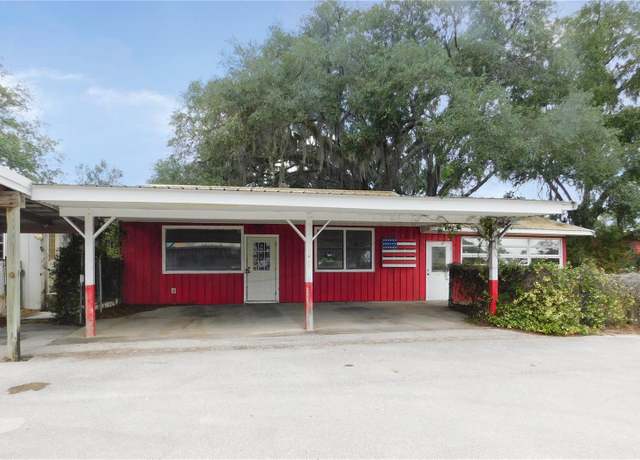 Property at 3940 E Knights Griffin Rd, Plant City, FL 33565, 3 beds, 2 baths