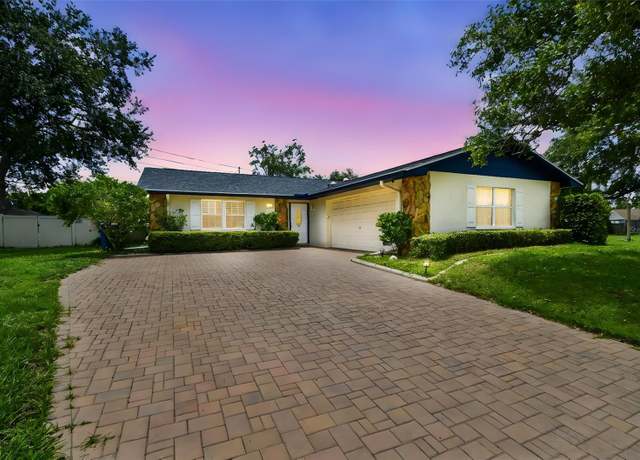 Property at 1071 Lexington Ct, Largo, FL 33771, 3 beds, 2 baths