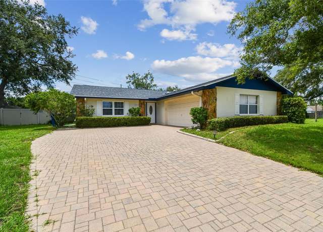 Property at 1071 Lexington Ct, Largo, FL 33771, 3 beds, 2 baths