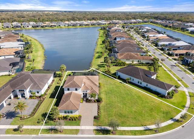 Property at 4790 Pastel Ct, Sarasota, FL 34240, 4 beds, 4.5 baths
