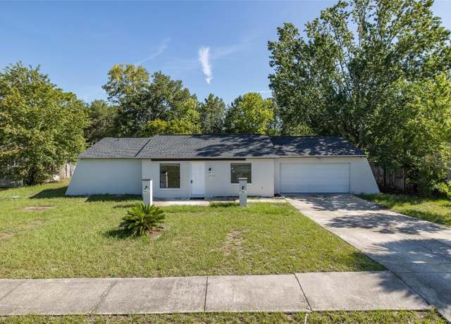 Property at 9195 Bay Dr, Spring Hill, FL 34608, 2 beds, 3 baths