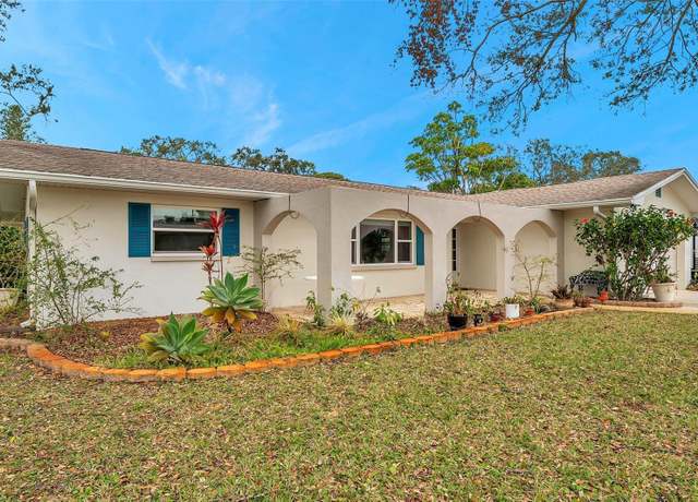 Property at 9520 Portside Dr, Seminole, FL 33776, 3 beds, 2 baths