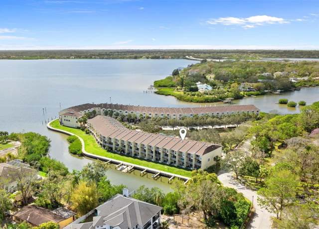 Property at 112 Brent Cir, Oldsmar, FL 34677, 3 beds, 3 baths