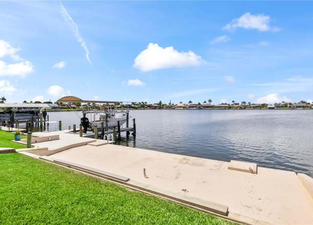Property at 617 SW 51st Ter, Cape Coral, FL 33914, 2 beds, 2 baths