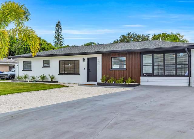 Property at 1921 Fern Ave, Sarasota, FL 34235, 4 beds, 2 baths