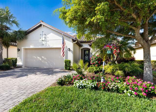 Property at 2397 Vaccaro Dr, Sarasota, FL 34231, 3 beds, 3 baths