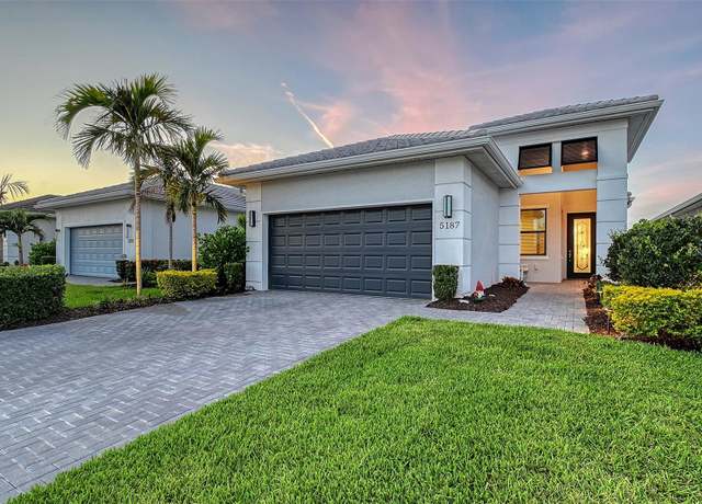 Property at 5187 Barnett Cir, Lakewood Ranch, FL 34211, 2 beds, 2 baths