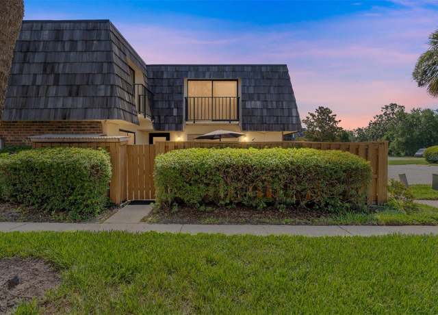 Property at 2920 Poplar Ave, Leesburg, FL 34748, 2 beds, 2.5 baths