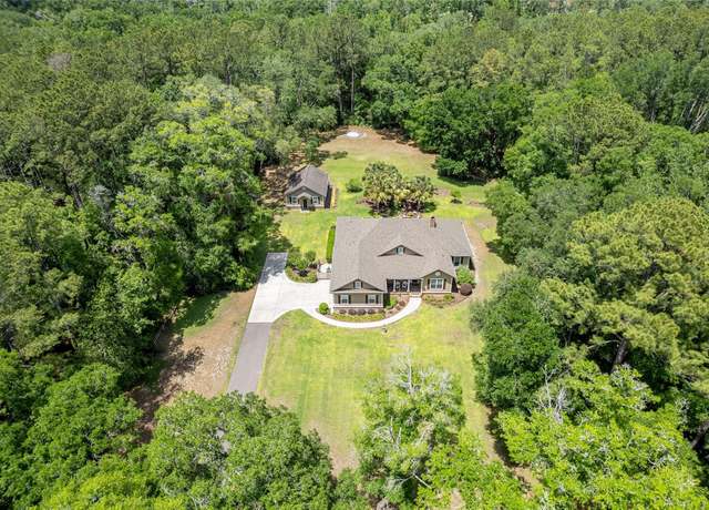 Property at 19138 NW 76th Ave, Alachua, FL 32615, 4 beds, 3.5 baths