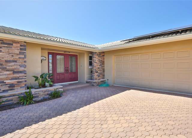 Property at 7207 13th Ave W, Bradenton, FL 34209, 2 beds, 2 baths