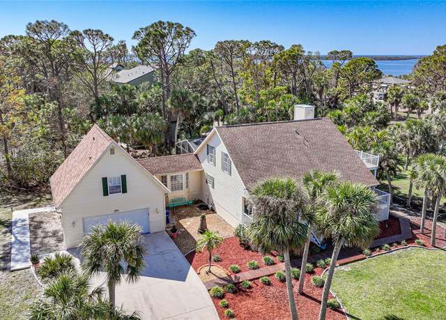 Property at 955 Morrison Ave, Englewood, FL 34223, 4 beds, 3.5 baths