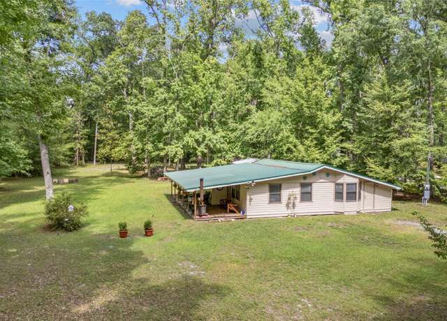 Property at 884 SW Washington Ave, Fort White, FL 32038, 2 beds, 2 baths