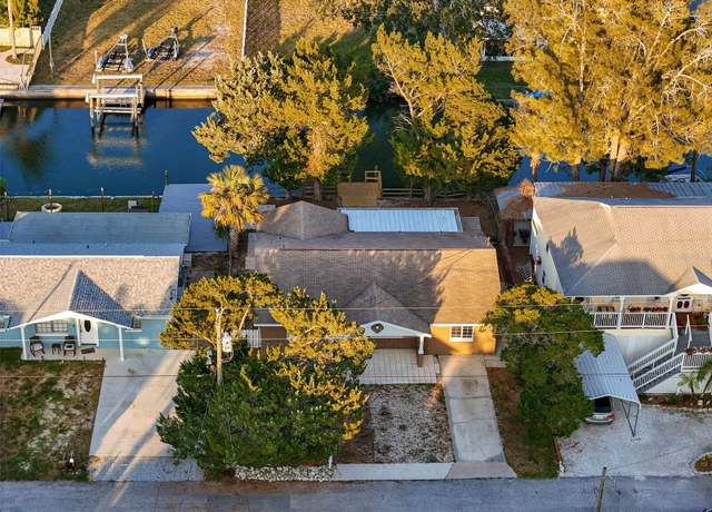 Property at 13912 Sommers Ave, Hudson, FL 34667, 3 beds, 2 baths