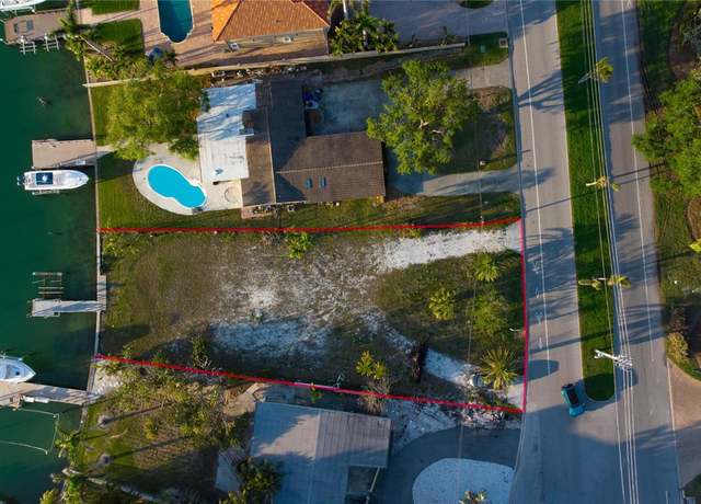 Property at 10304 Paradise Blvd, Treasure Island, FL 33706