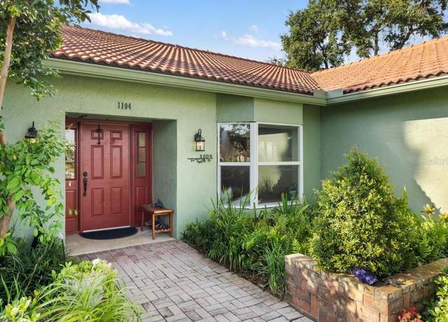 Property at 1104 Sorrento Woods Blvd, Nokomis, FL 34275, 3 beds, 2.5 baths
