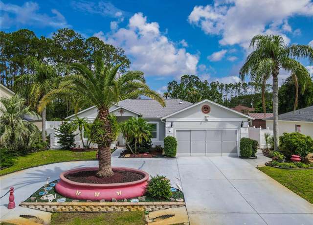 Property at 19 Ryding Ln, Palm Coast, FL 32164, 3 beds, 2 baths
