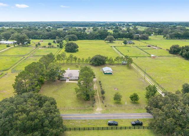 Property at 10900 NE 41st Ter, Anthony, FL 32617, 3 beds, 2 baths
