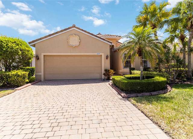 Property at 6519 43rd Ct E, Sarasota, FL 34243, 2 beds, 2 baths