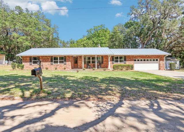 Property at 42116 E Lakeview Dr, Altoona, FL 32702, 3 beds, 2 baths
