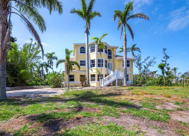 Property at 9315 9th Ave NW, Bradenton, FL 34209, 3 beds, 2.5 baths