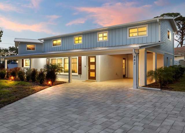 Property at 842 Nokomis Ave S, Venice, FL 34285, 5 beds, 4.5 baths