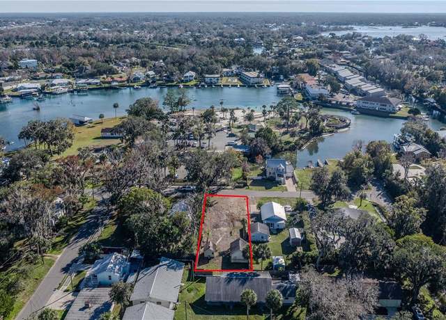 Property at 27 NE 2nd St, Crystal River, FL 34429