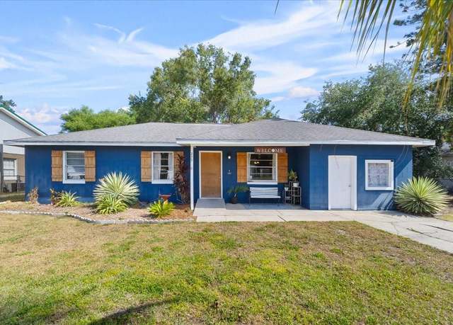 Property at 275 Cherry Laurel Ln, Winter Haven, FL 33880, 3 beds, 2 baths