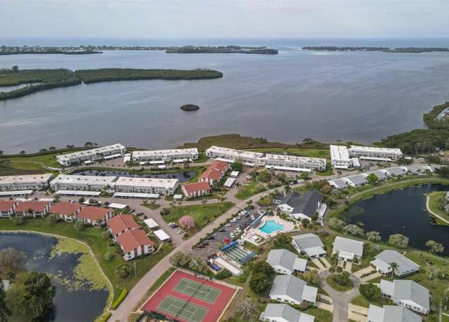 Property at 4753 Independence Dr, Bradenton, FL 34210, 2 beds, 2 baths