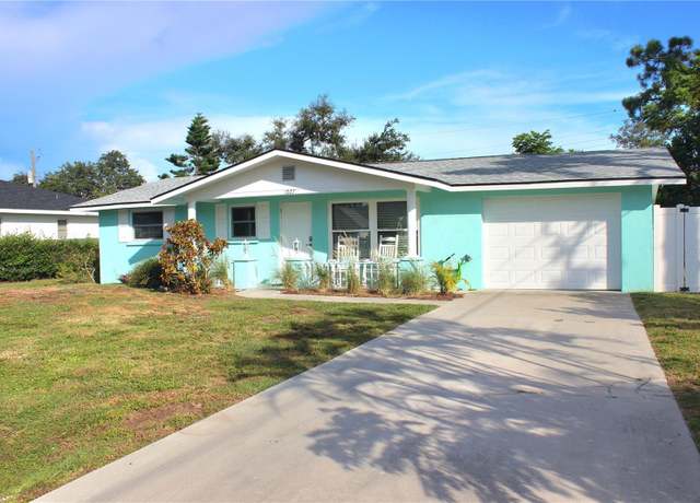 Property at 1027 Sunrise Rd, Venice, FL 34293, 2 beds, 2 baths