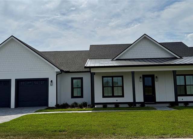 Property at 1787 Lakehill Dr, Winter Haven, FL 33884, 4 beds, 3.5 baths
