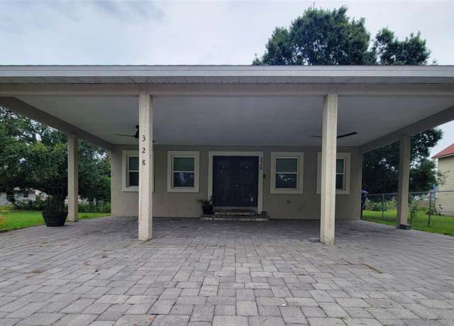 Property at 328 20th St W, Palmetto, FL 34221, 3 beds, 2 baths