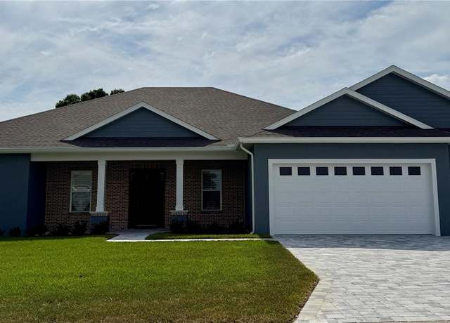 Property at 1781 Lakehill Dr, Winter Haven, FL 33884, 3 beds, 3 baths
