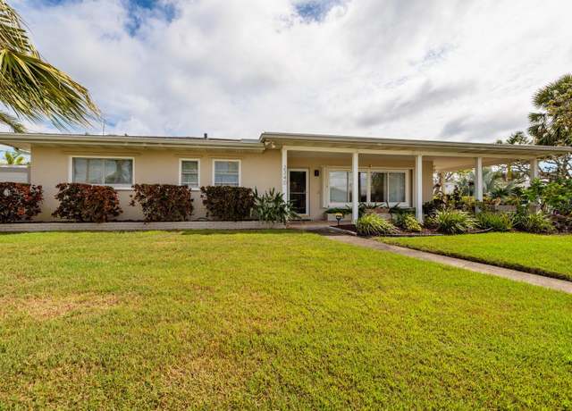 Property at 2340 W Bay Isle Dr SE, St Petersburg, FL 33705, 3 beds, 3 baths
