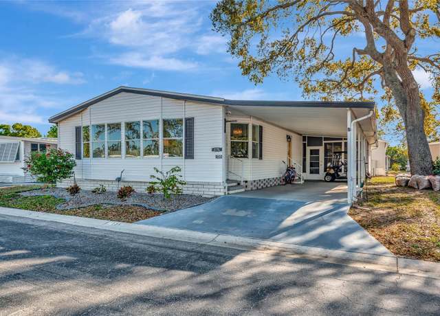 Property at 135 Oakwood Ln, Sarasota, FL 34237, 2 beds, 2 baths