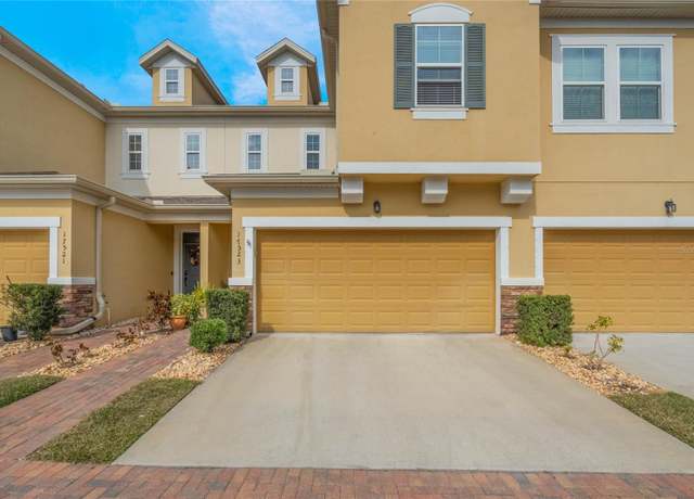 Property at 17523 Promenade Dr, Clermont, FL 34711, 4 beds, 2.5 baths
