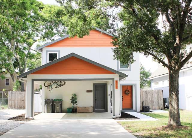 Property at 312 W Hull Ave, Oakland, FL 34760, 4 beds, 2 baths