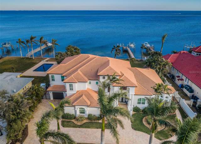 Property at 4419 Bayshore Blvd NE, St Petersburg, FL 33703, 4 beds, 4 baths
