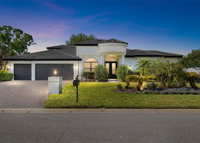 Property at 30247 Fairway Dr, Wesley Chapel, FL 33543, 5 beds, 5 baths