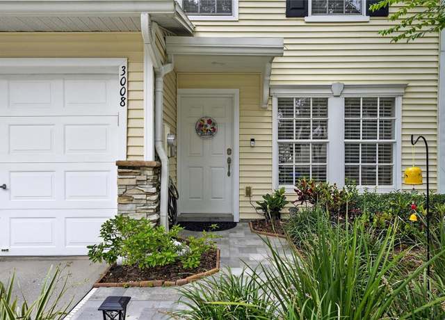 Property at 3008 Amber Oak Dr, Valrico, FL 33594, 2 beds, 1.5 baths