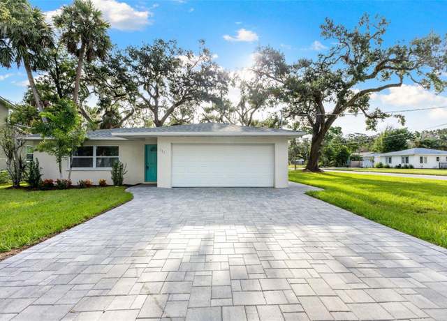 Property at 111 17th St E, Bradenton, FL 34208, 3 beds, 2 baths