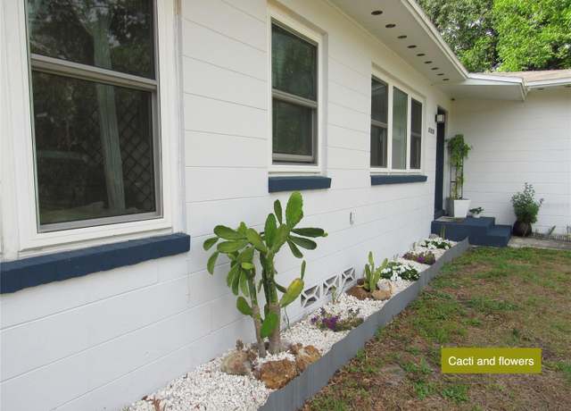 Property at 20526 N State Road 121, Alachua, FL 32615, 3 beds, 2.5 baths