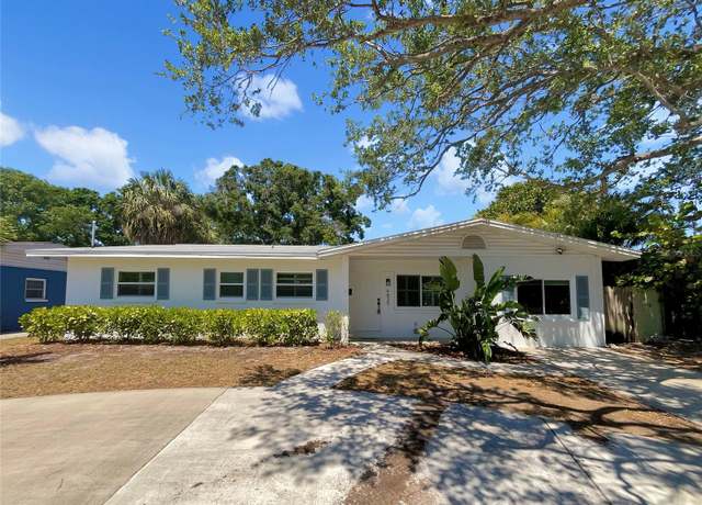 Property at 4825 W Bay Court Ave, Tampa, FL 33611, 4 beds, 2 baths