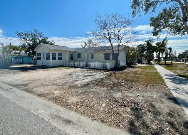 Property at 5732 31st Ave S, Gulfport, FL 33707, 2 beds, 2 baths