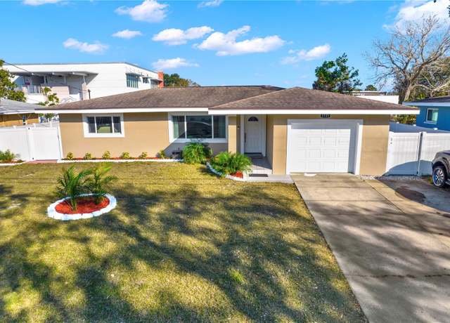 Property at 1721 S Jefferson Ave, Clearwater, FL 33756, 5 beds, 3 baths