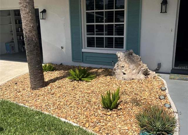 Property at 24 Oakwood Dr N #24, Englewood, FL 34223, 3 beds, 2 baths
