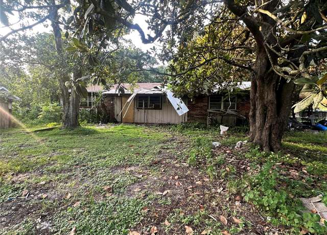 Property at 4424 N Foxtown N, Polk City, FL 33868, 3 beds, 2 baths