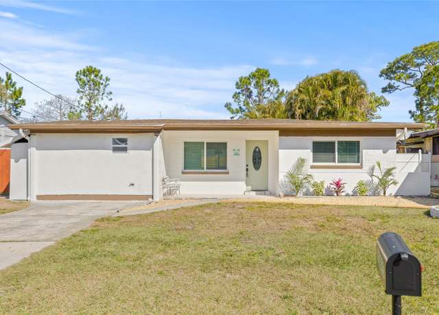 Property at 10925 124th Ave, Largo, FL 33778, 3 beds, 2 baths